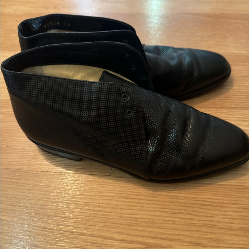 Bottega Veneta vintage Black Leather booties unisex